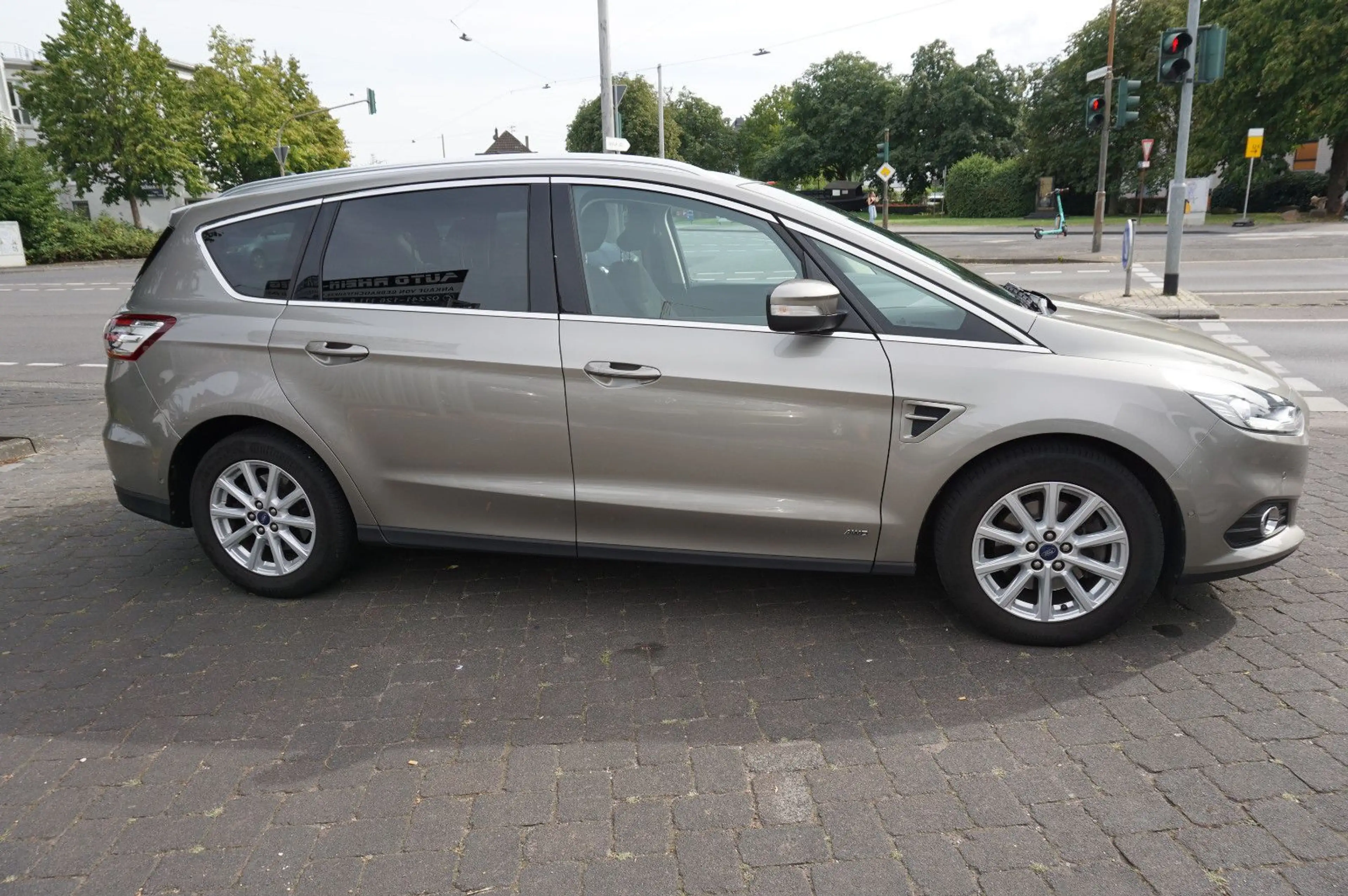 Ford S-Max S-MAX Titanium AWD 2-Hand/ 7 Sitze/Allrad! — photo 4