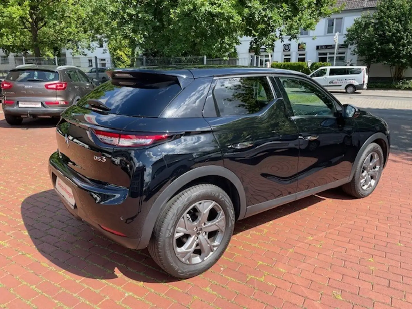 DS Automobiles DS 3 Crossback DS3 *Navi*DAB*Spur*PDC*CarPlay* PureTech 100 BASTI Schwarz - 2