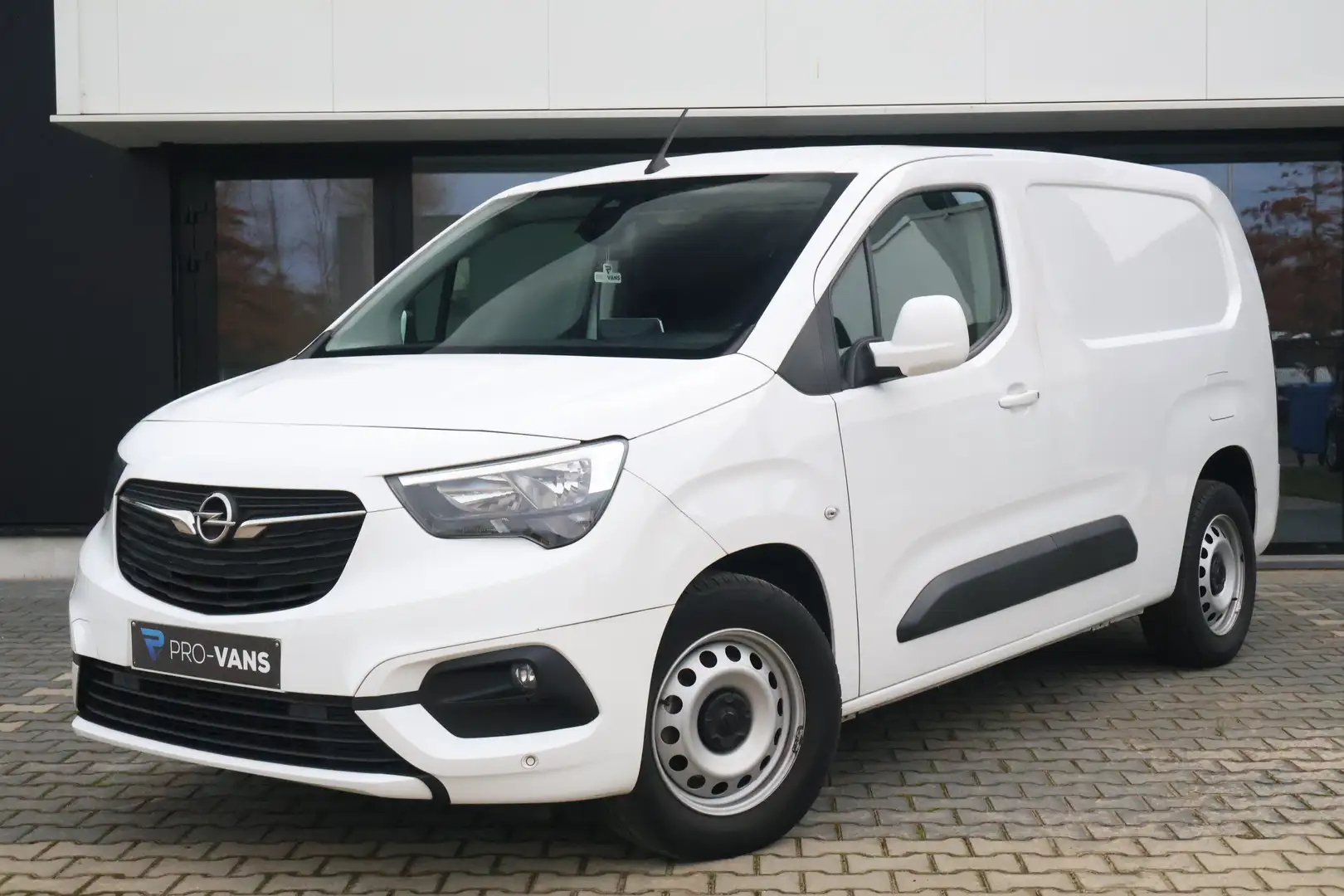 Opel Combo XL 131 PK EAT8| Airco| CC| Carplay| Navi| Trekhaak Wit - 1