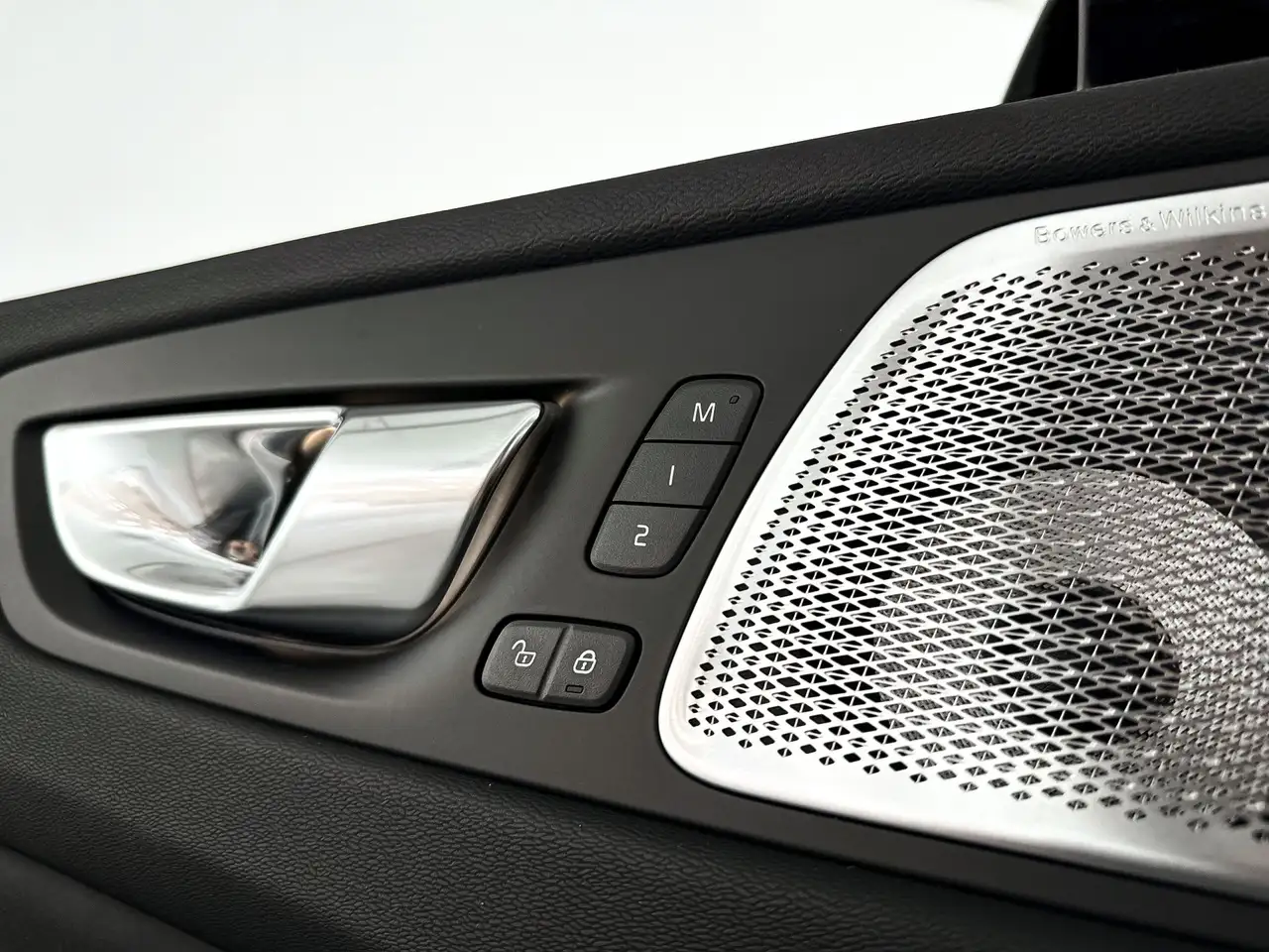 Volvo XC60 2026 — фото 8