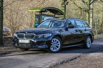 Touring 320eA PHEV *Leder *zetelverwarming *carpla