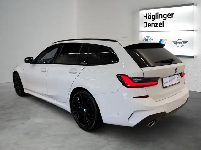 BMW 3 Series view 9