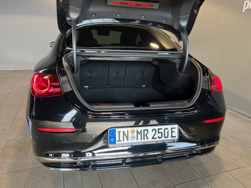 Mercedes-Benz CLA 250 + EQ AMG Pano/Dist/Totw/MuBeam/Color/Ambi — photo 3