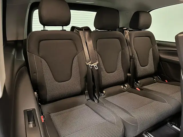 Mercedes-Benz 250 view 6