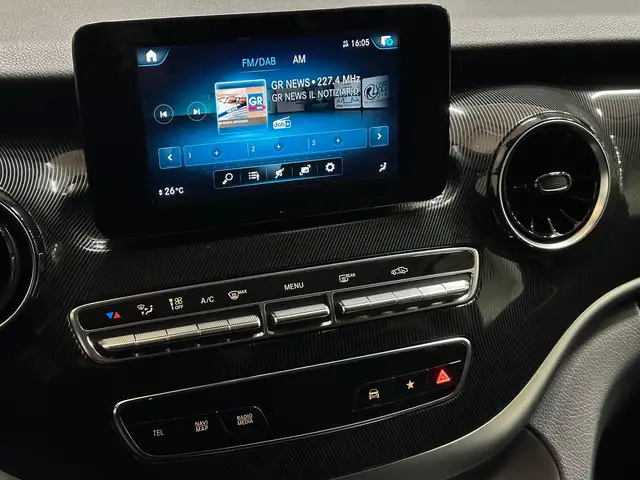 Mercedes-Benz V-Class view 23