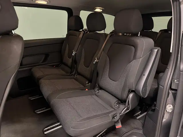 Mercedes-Benz V-Class view 21