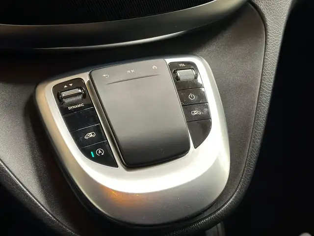 Mercedes-Benz V-Class view 24