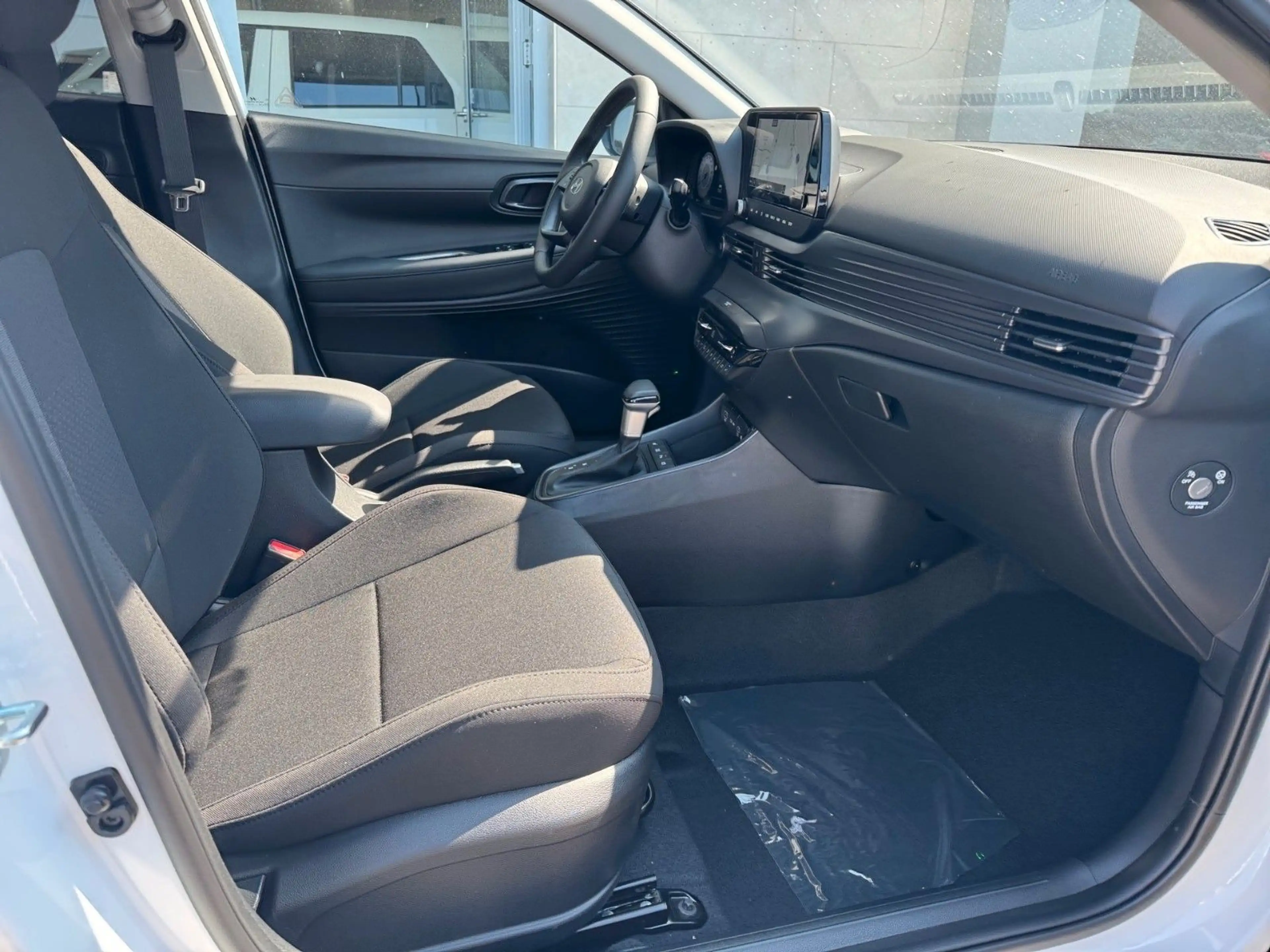 Hyundai i20 Prime Automatik Dachlackierung — photo 13