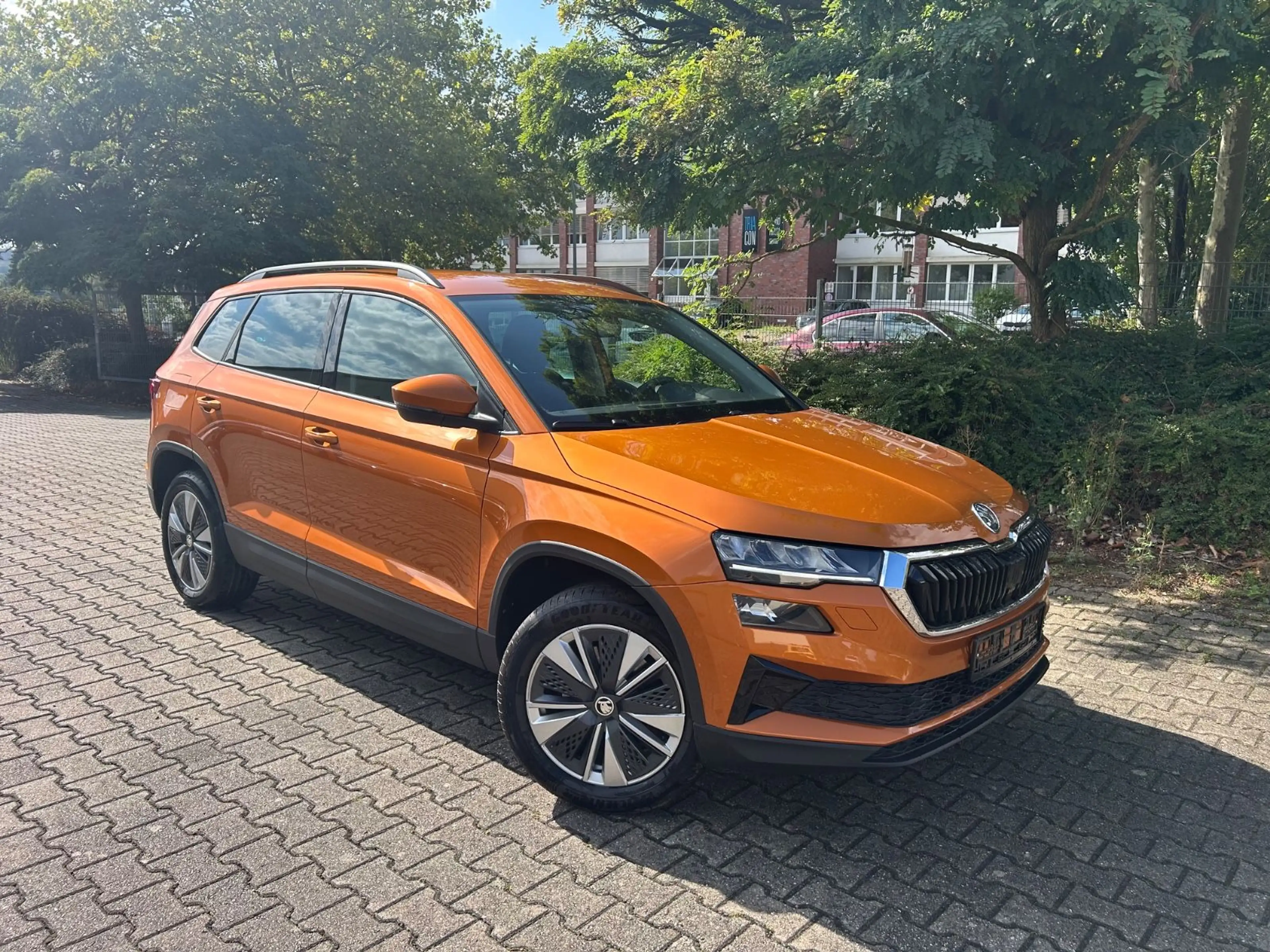 Skoda Karoq 1.5 TSI DSG Ambition — photo 2
