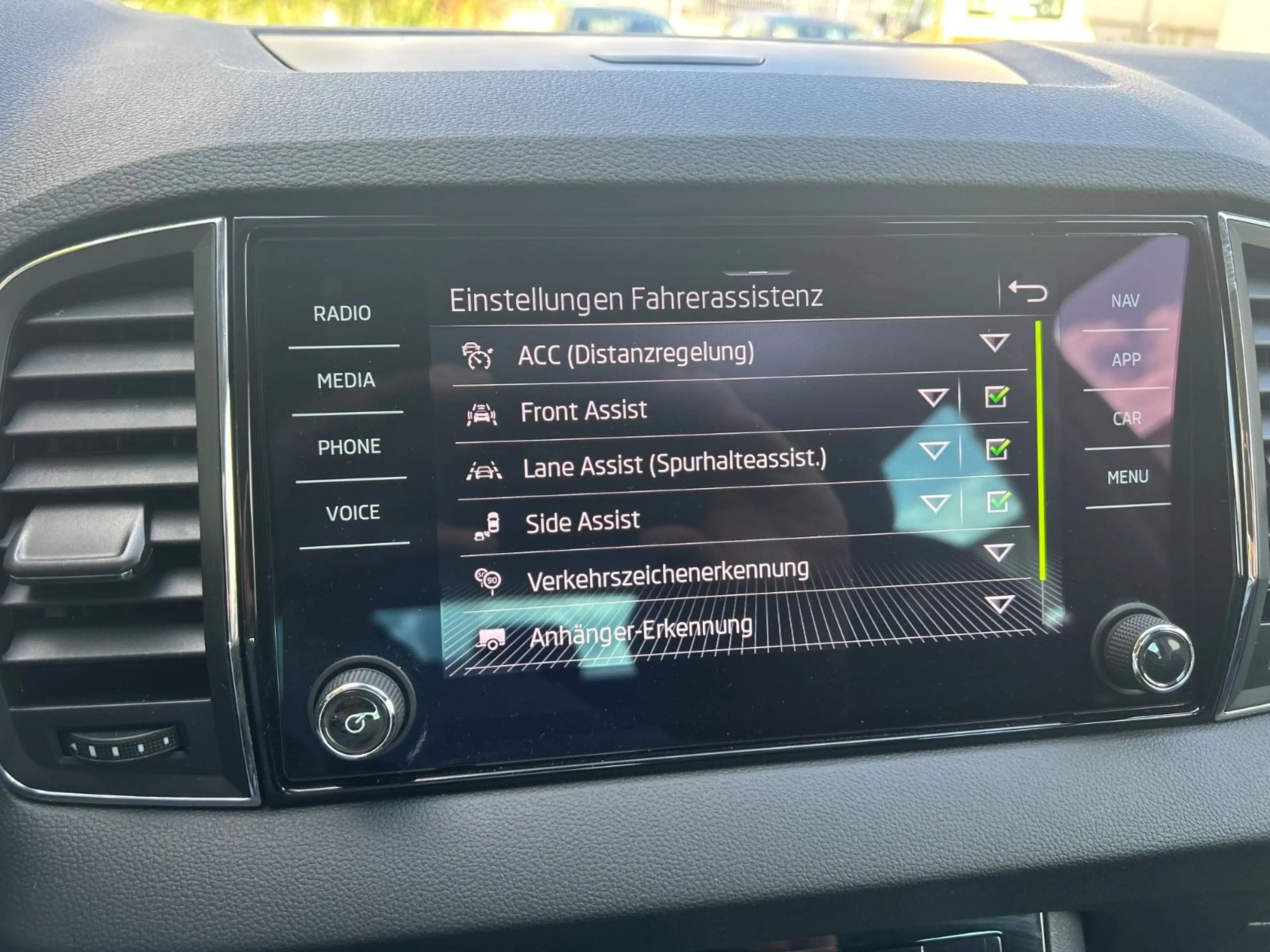 Skoda Karoq 1.5 TSI DSG Ambition — photo 21