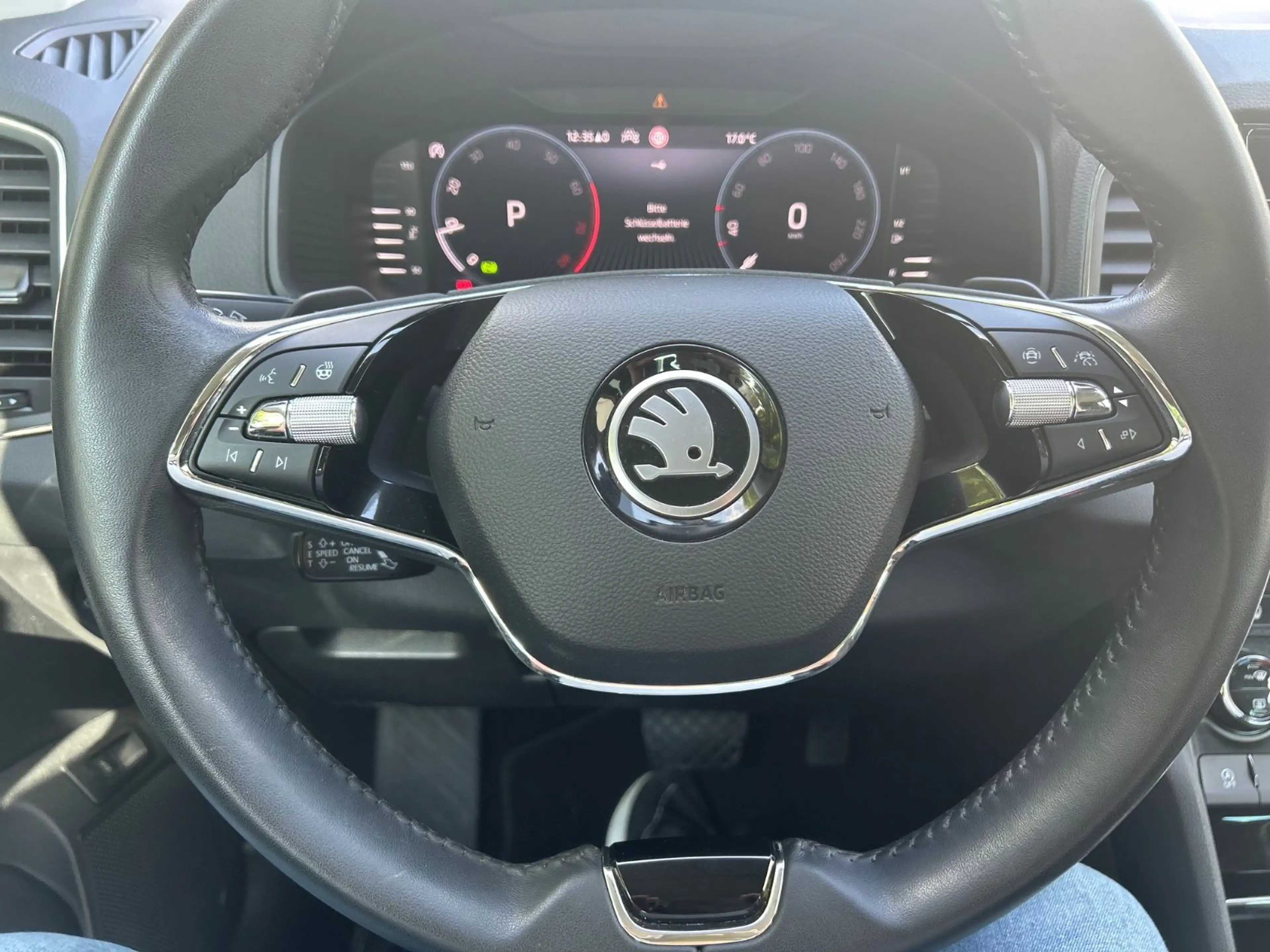 Skoda Karoq 1.5 TSI DSG Ambition — photo 17