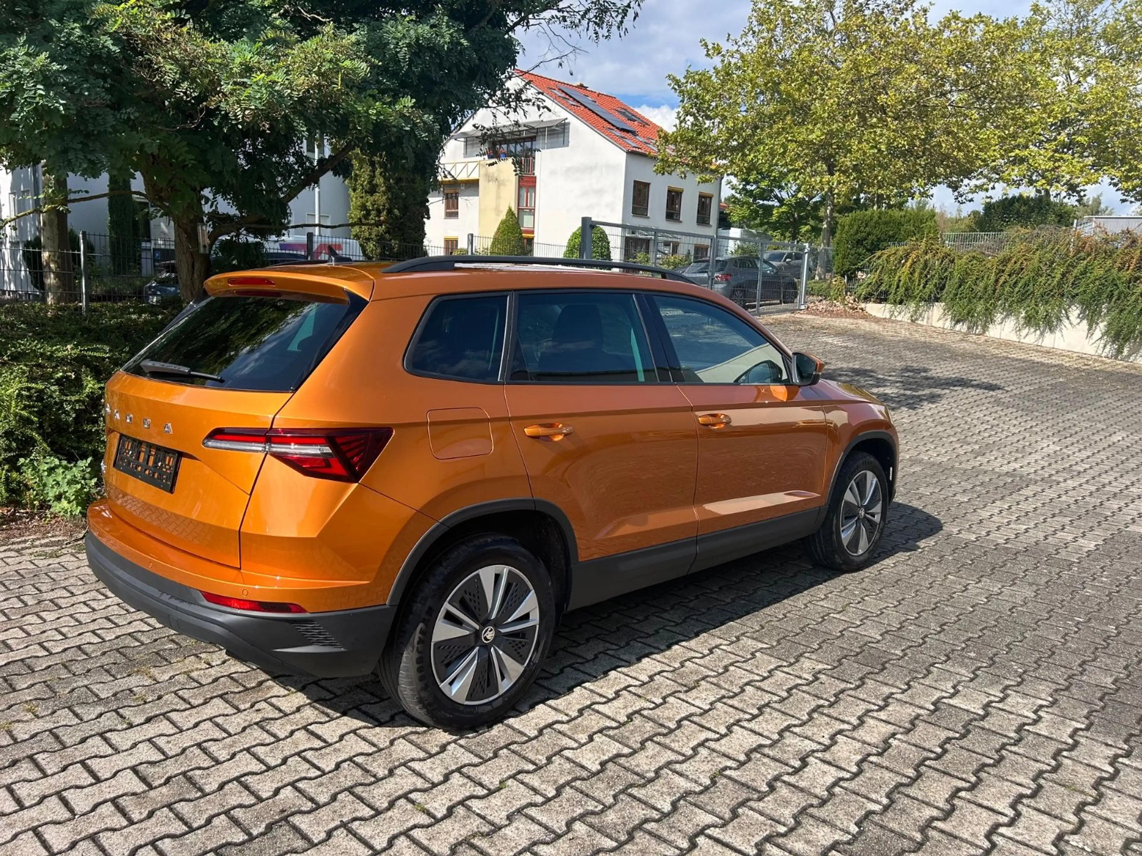 Skoda Karoq 1.5 TSI DSG Ambition — photo 3