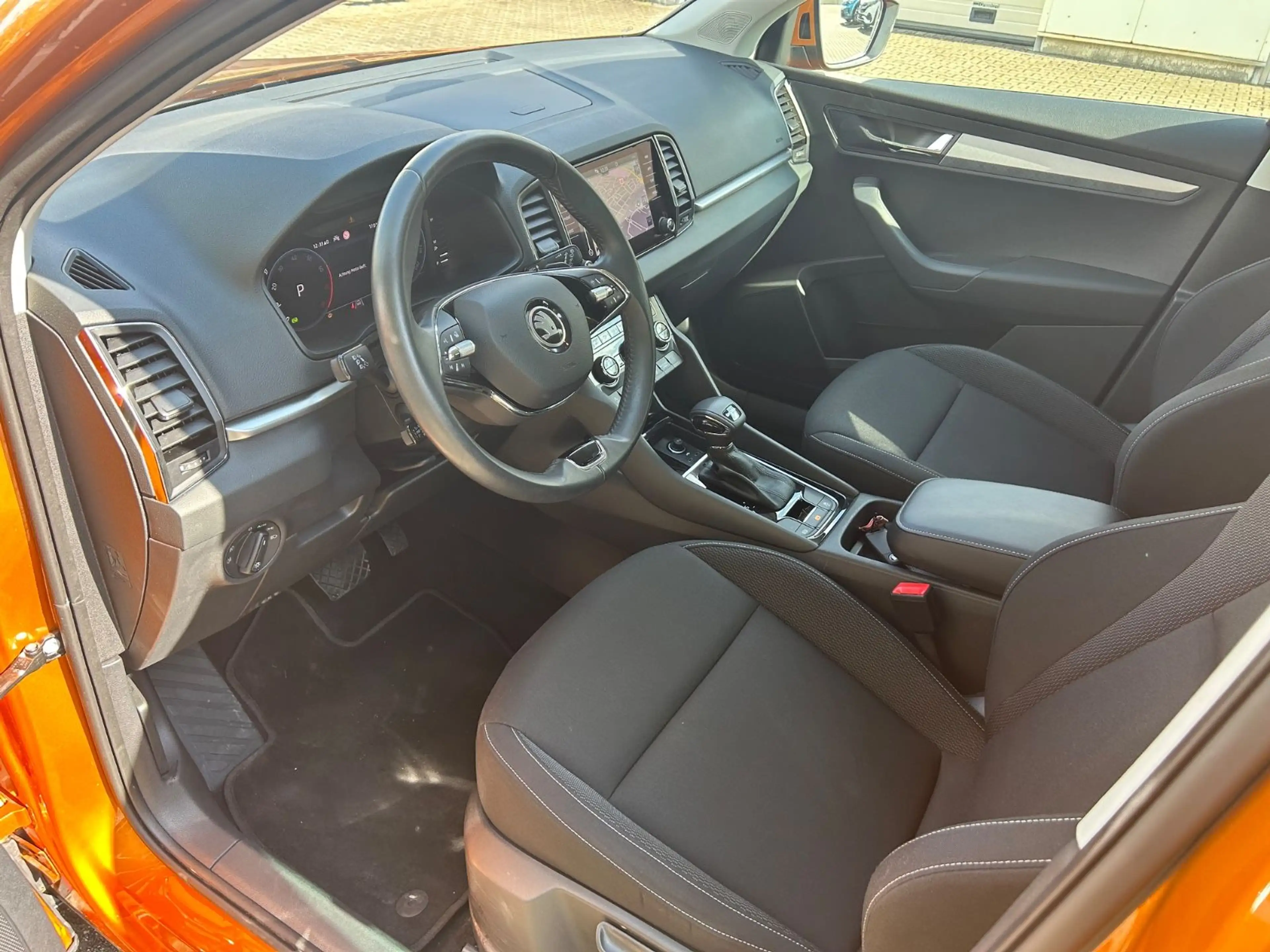 Skoda Karoq 1.5 TSI DSG Ambition — photo 11