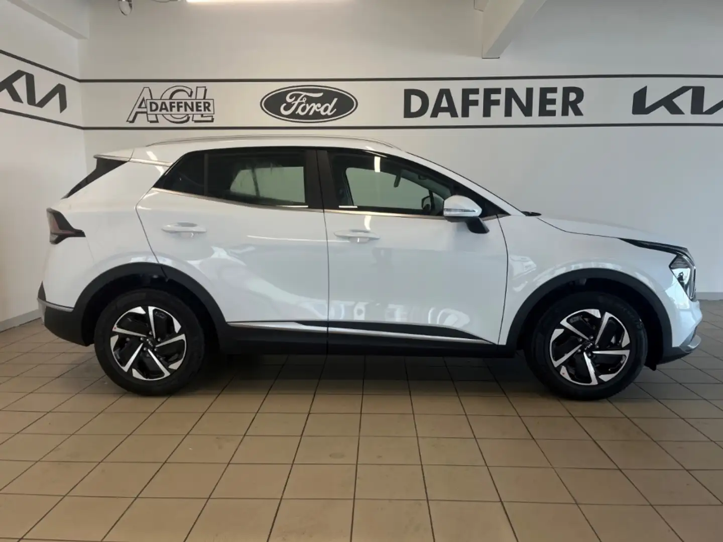 Kia Sportage Vision 1.6 T-GDI Mild-Hybrid, Navi, Rückfahrkamera Weiß - 2