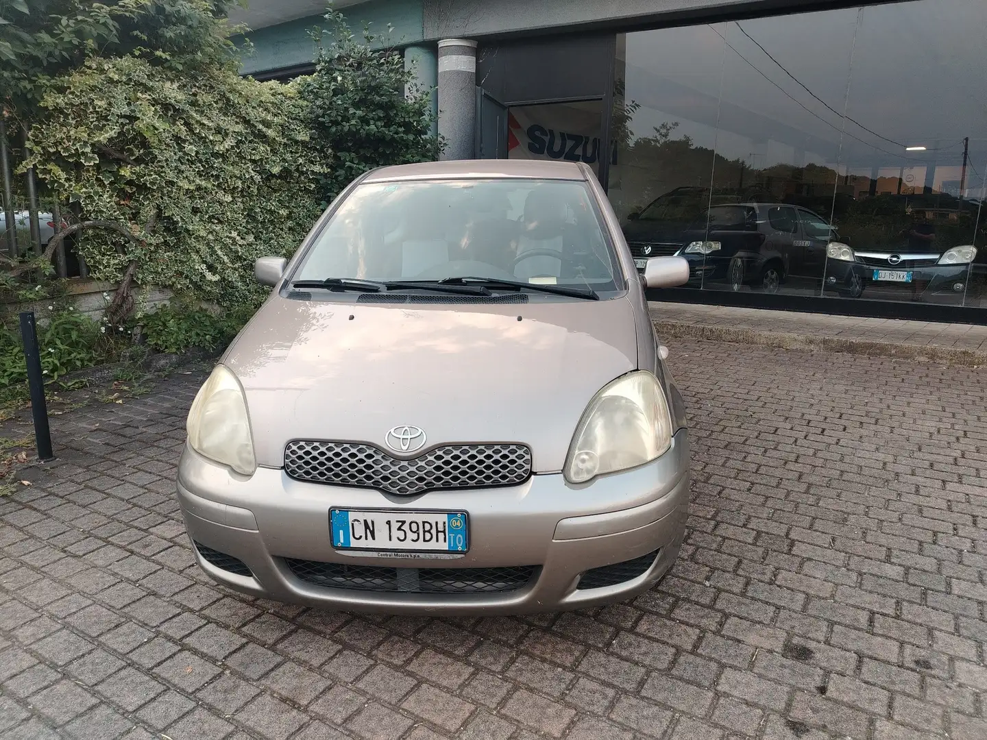 Toyota Yaris Yaris 3p 1.0 Grigio - 1