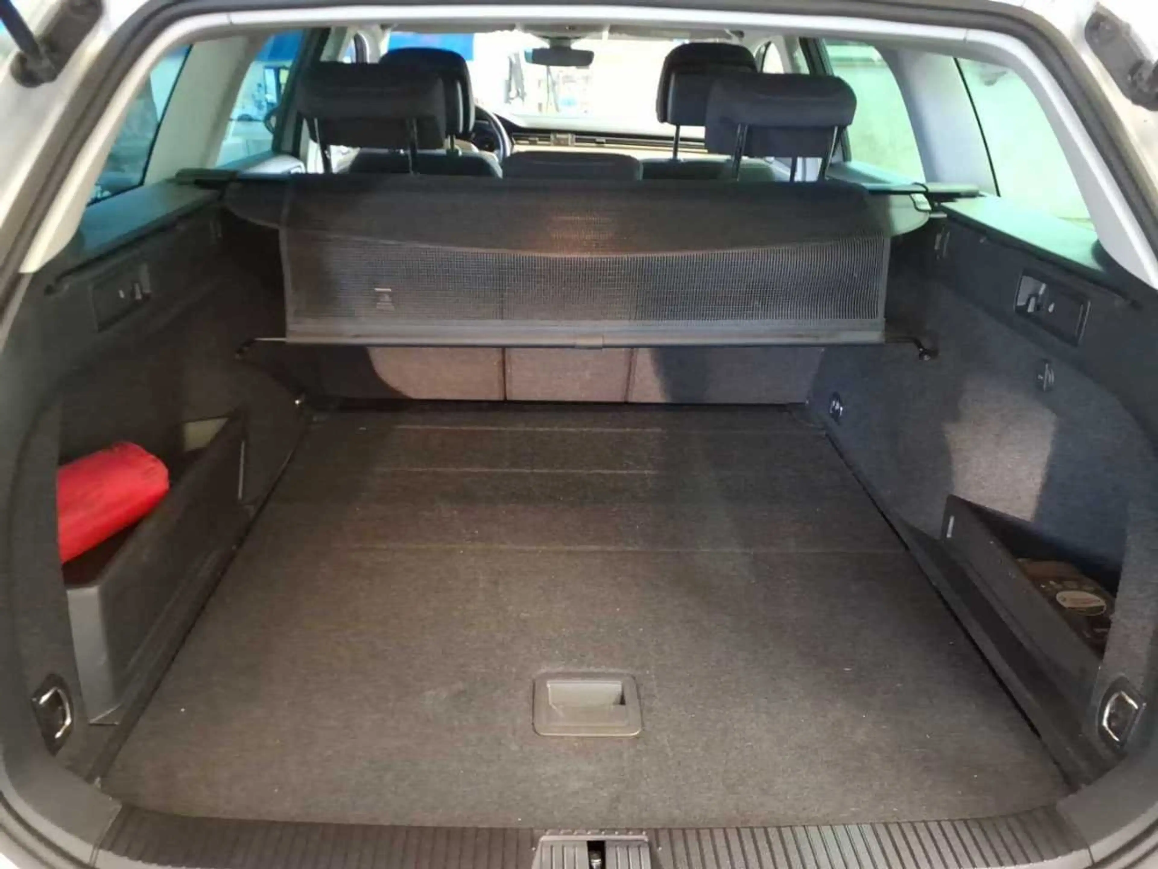 Volkswagen Passat Variant 2.0 TDI Business StHz ACC LED — photo 13