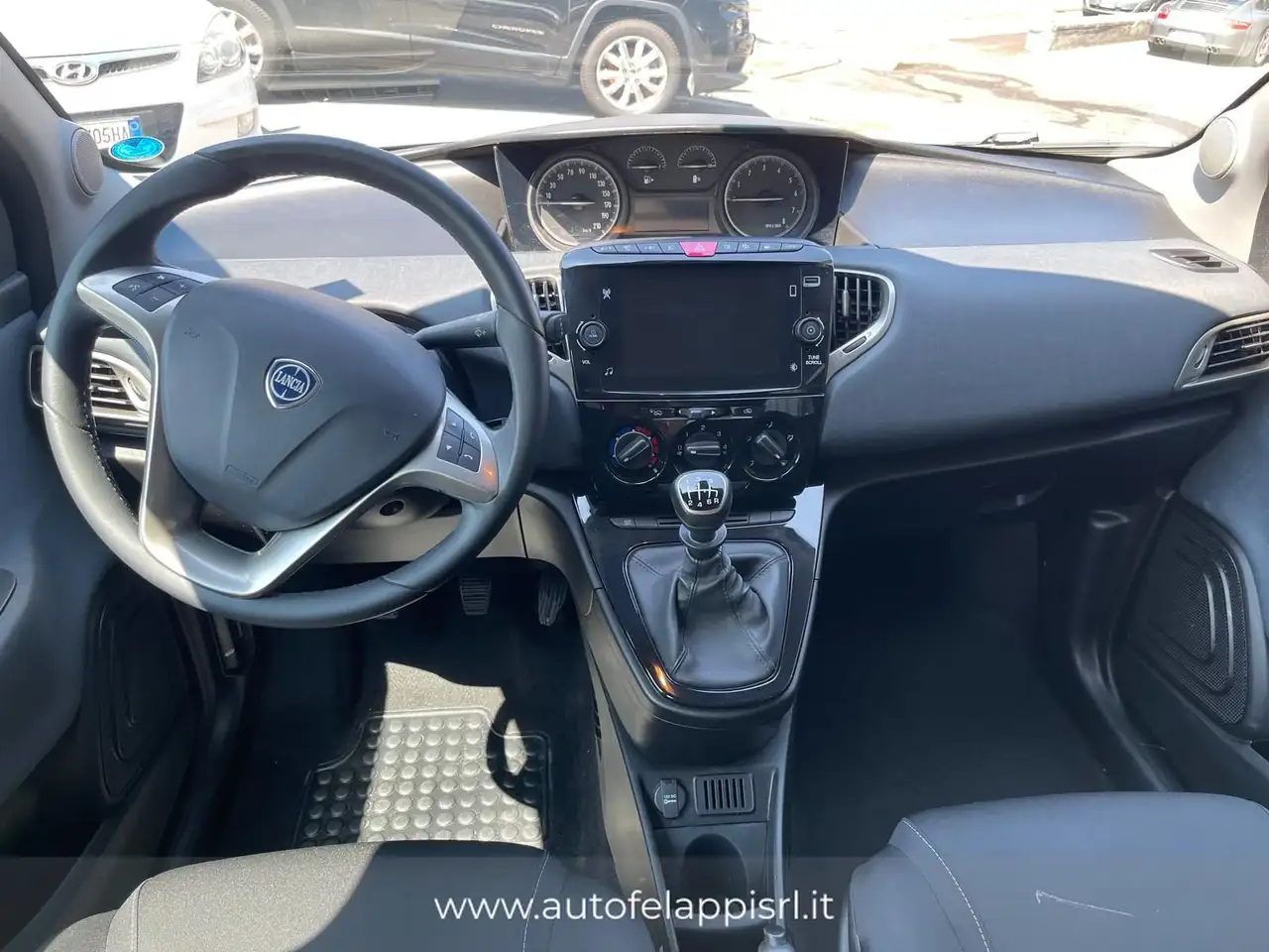 Lancia Ypsilon 2021 — фото 12