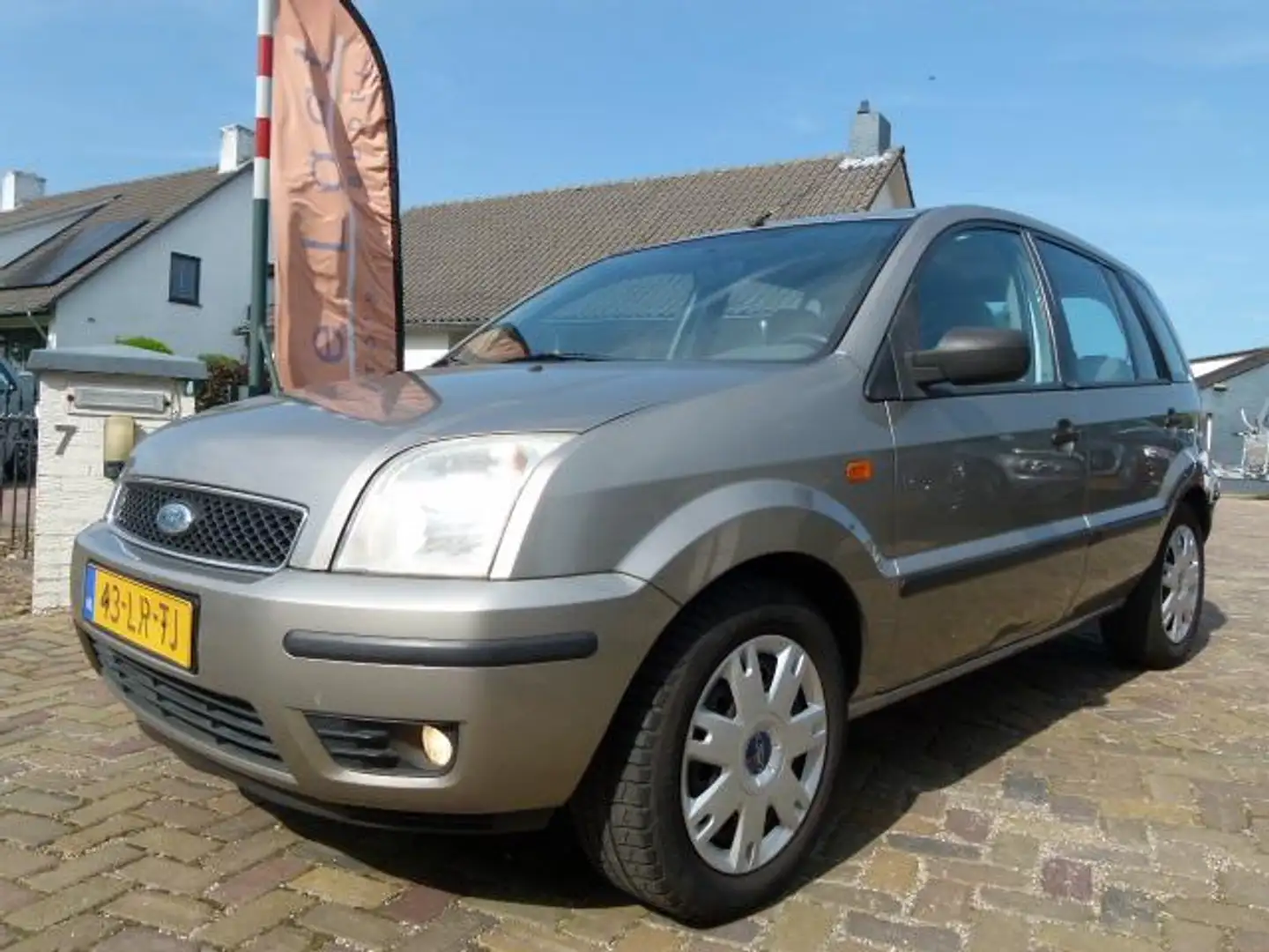 Ford Fusion 1.4-16V Luxury, TREKHAAK/VELOURS BEKLEDING Šedá - 1