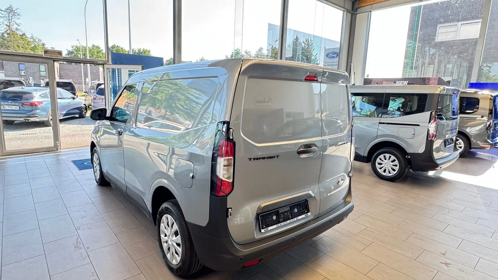 Ford Transit Courier Ecoboost Trend Aut Gris - 2