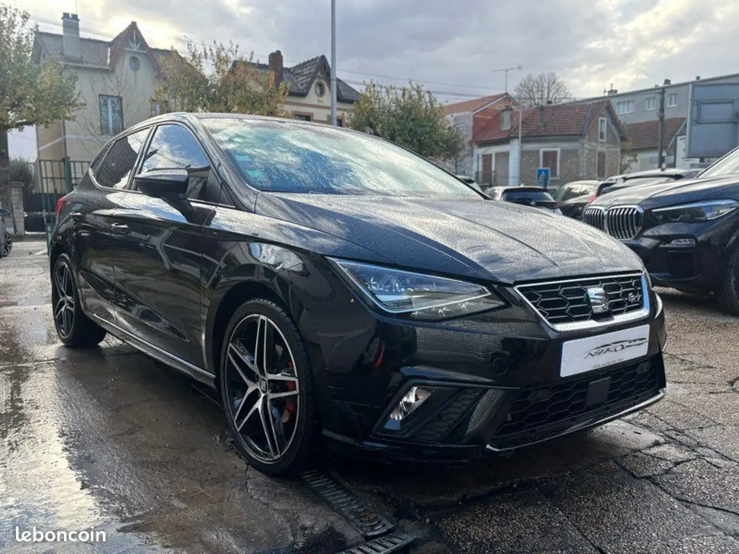 SEAT Ibiza v 115cv fr boîte auto Schwarz - 1
