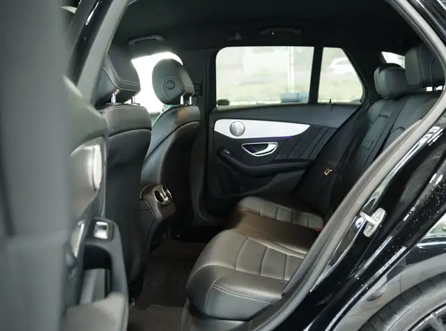 Mercedes-Benz C-Class view 21