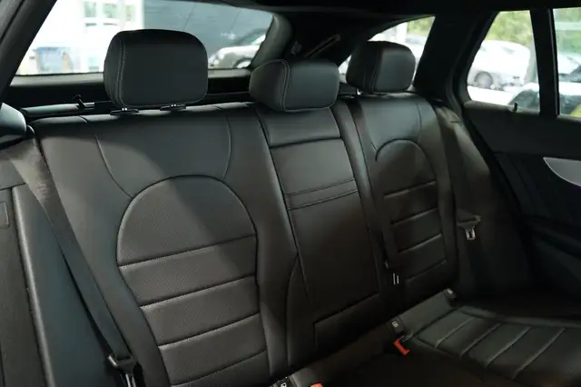 Mercedes-Benz C-Class view 19