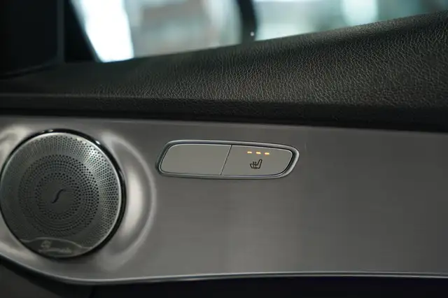 Mercedes-Benz C-Class view 16