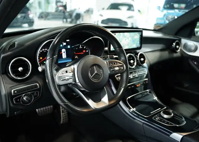 Mercedes-Benz C-Class view 26