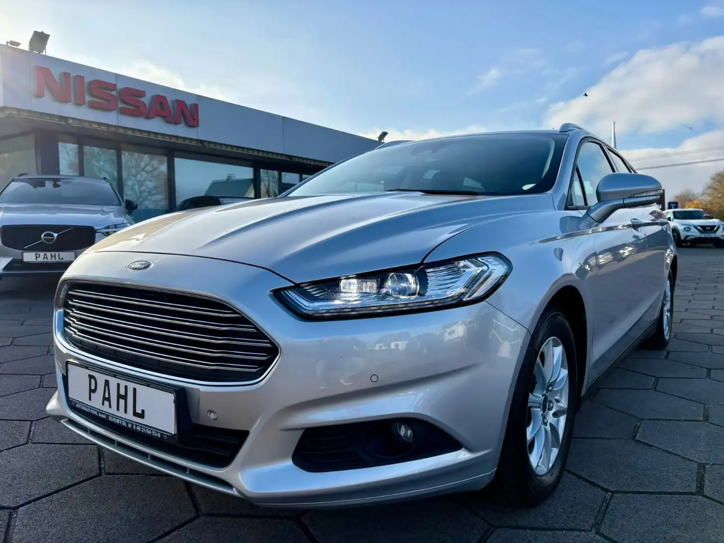 Ford Mondeo Turnier Aut. Business 2.0 TDCi  LED NAVI Silber - 1