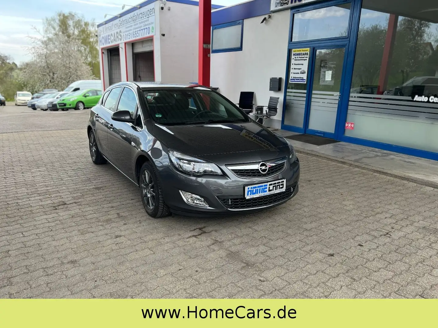 Opel Astra J Lim. 5-trg. Cosmo - TÜV 2026 Grau - 1