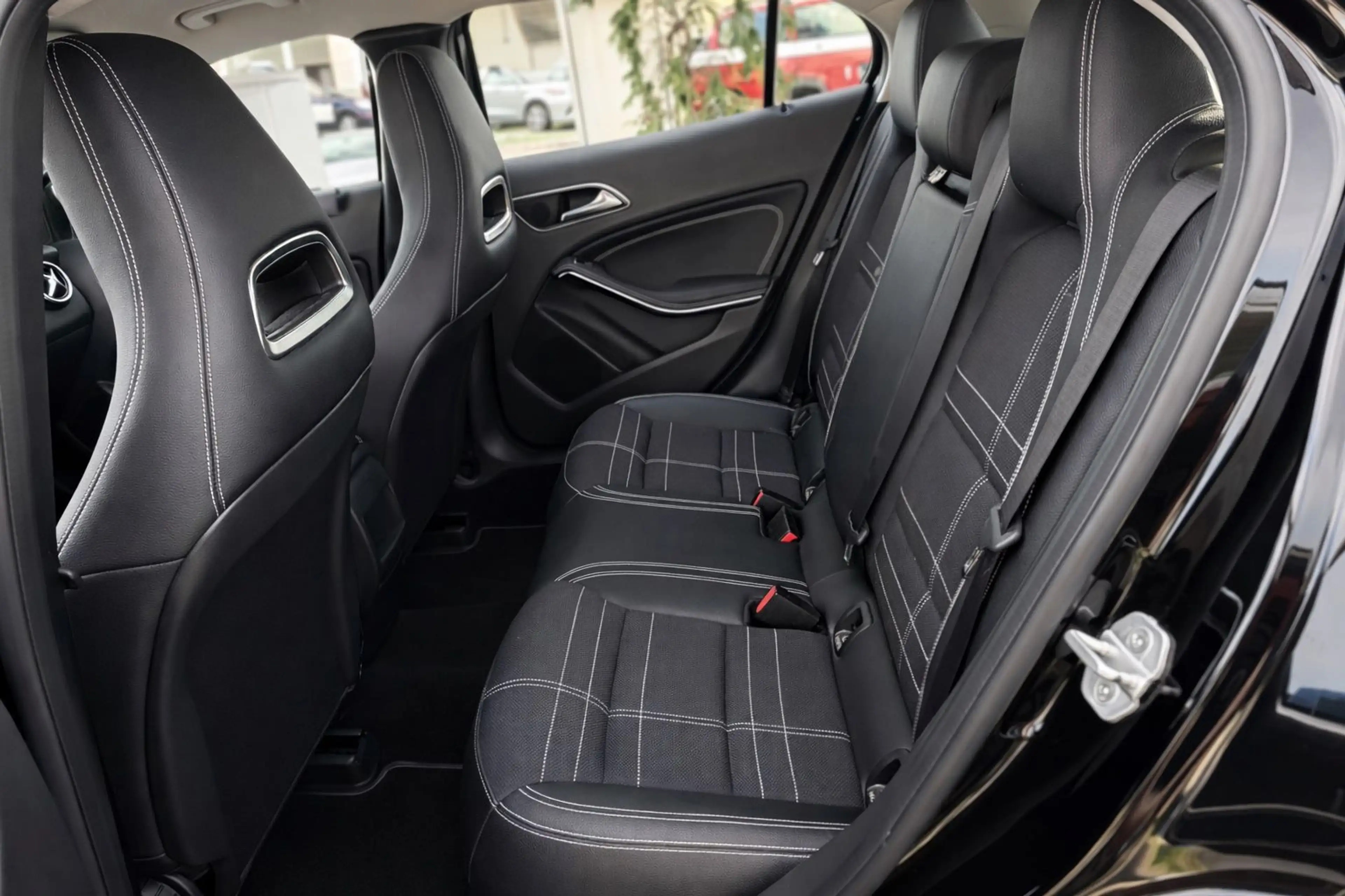 Mercedes-Benz GLA 220 CDI / d 4Matic *URBAN*LEDER*NAVI*ALLRAD* — photo 14