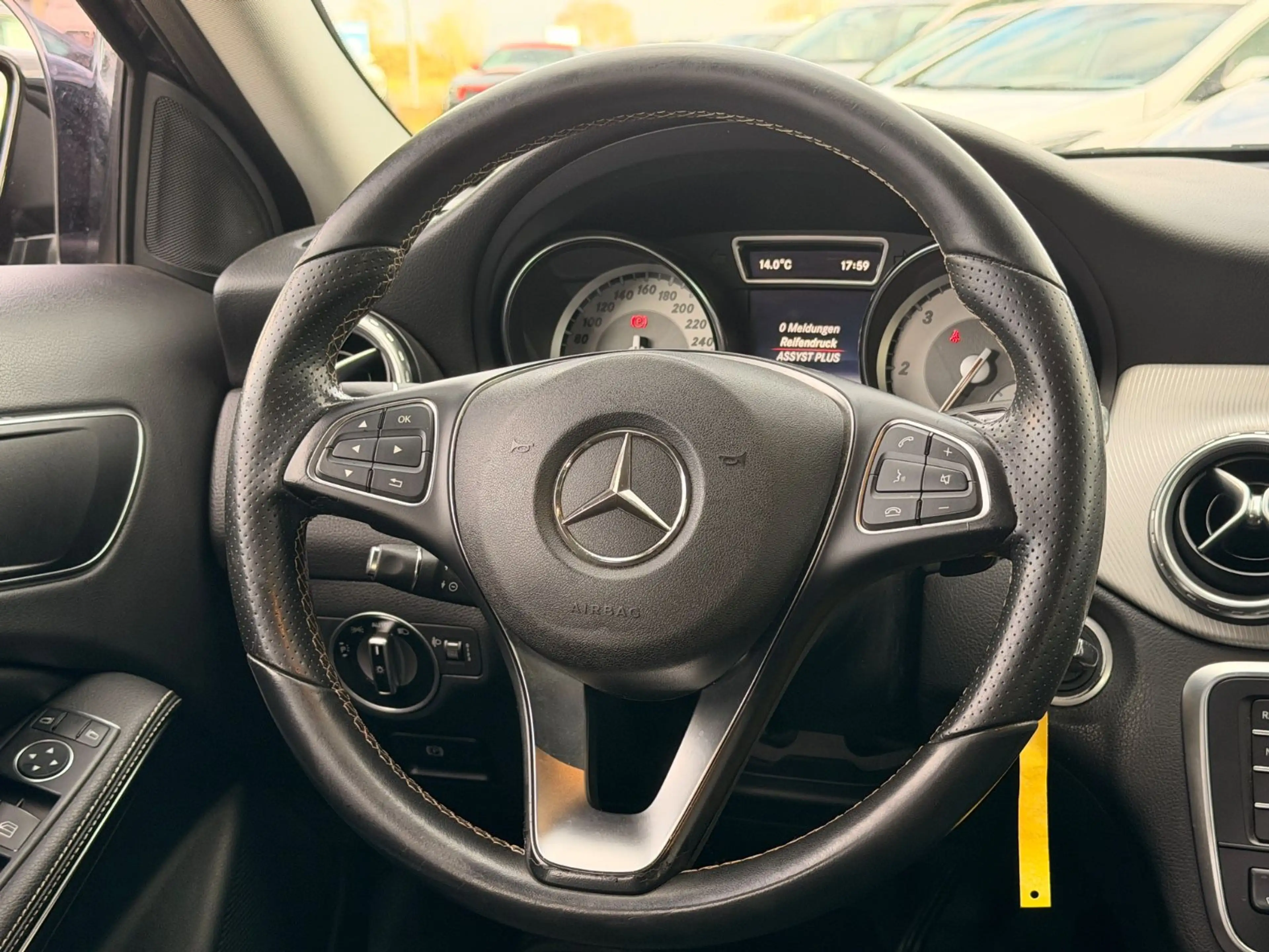 Mercedes-Benz GLA 220 CDI / d 4Matic *URBAN*LEDER*NAVI*ALLRAD* — photo 10