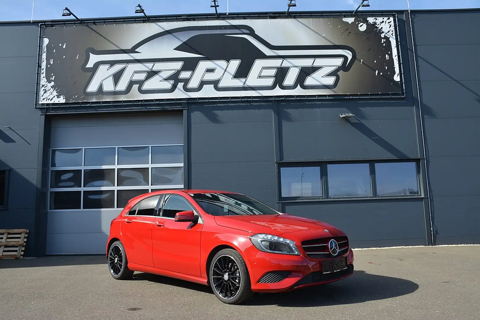 Mercedes-Benz A 180 BlueEfficiency TEMP XEN PDC SH Rot - 1