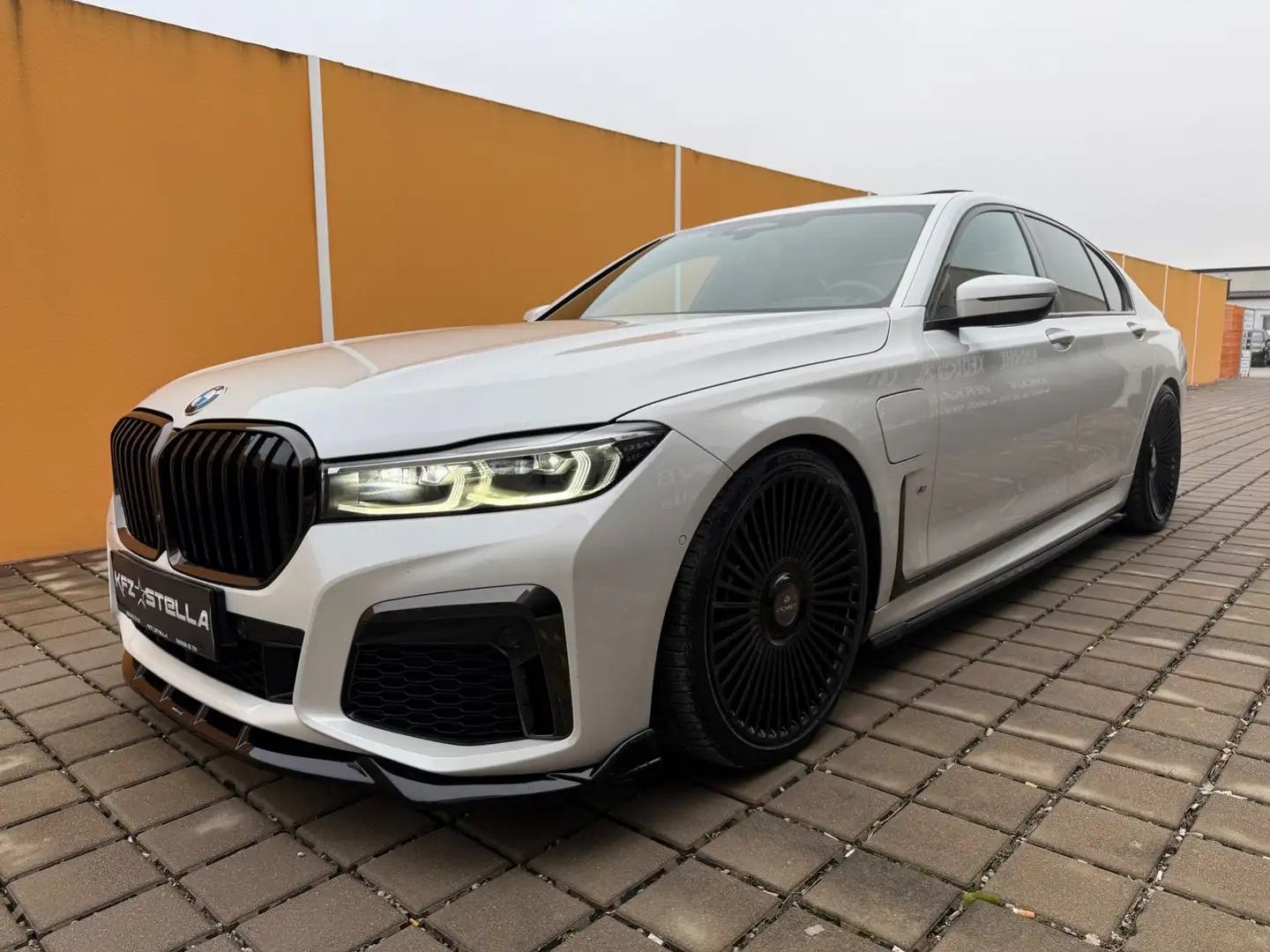 BMW 745 e PHEV B58 M-Paket/LCI/LED/*MEGA* Weiß - 1