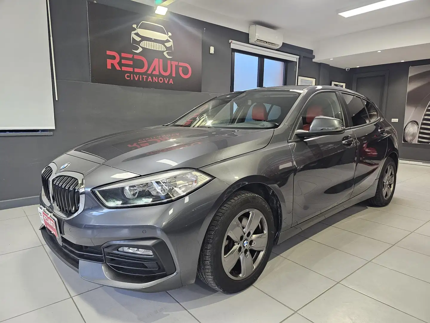 BMW 116 116d Msport auto Grau - 2