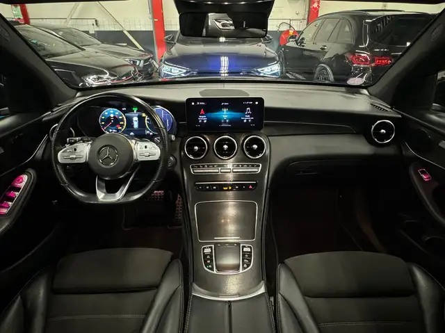 Mercedes-Benz GLC view 4