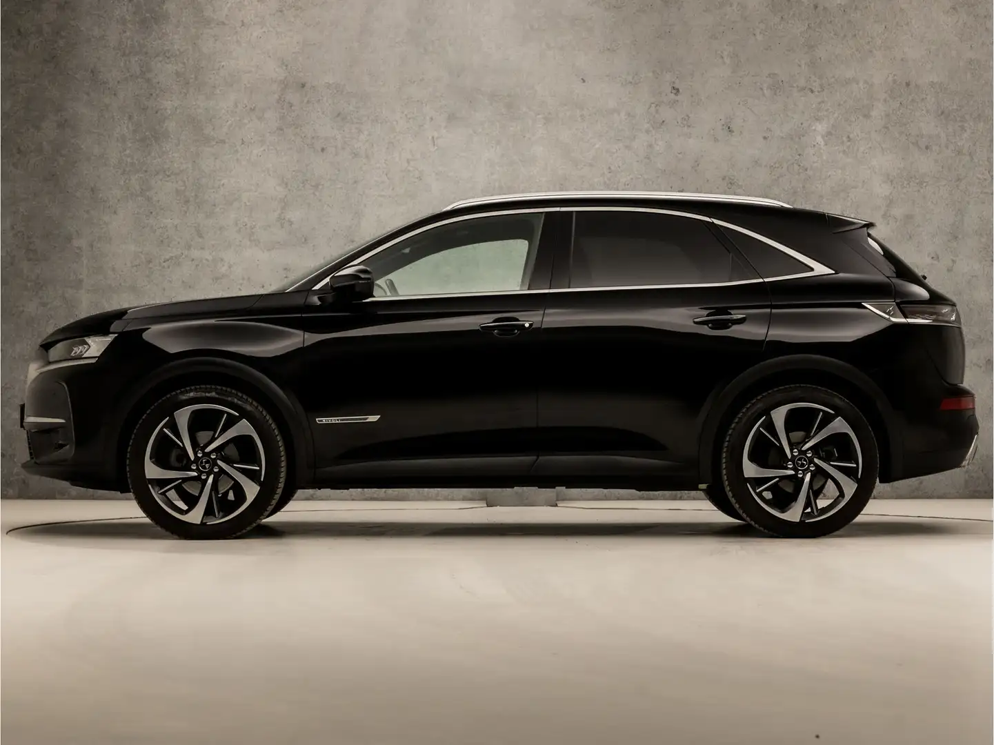 DS Automobiles DS 7 Crossback 1.6 PureTech Deluxe 225Pk Automaat (PANORAMADAK, A Zwart - 2