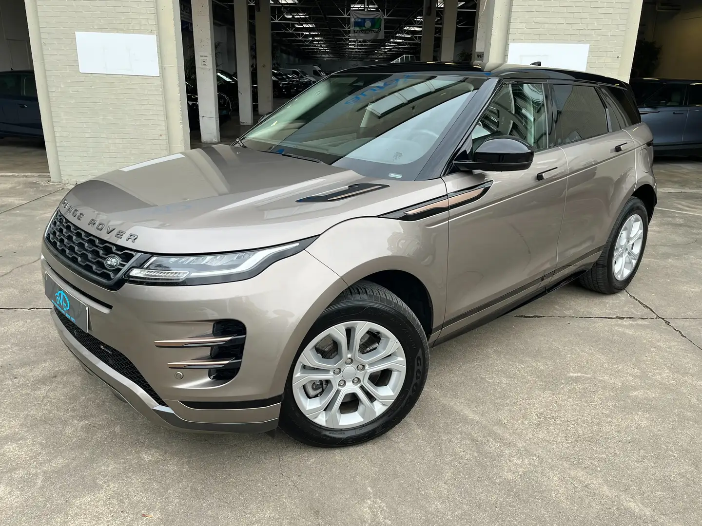 Land Rover Range Rover Evoque Range Rover Evoque P300e R-Dynamic S CO2 33 g/km Bronze - 2