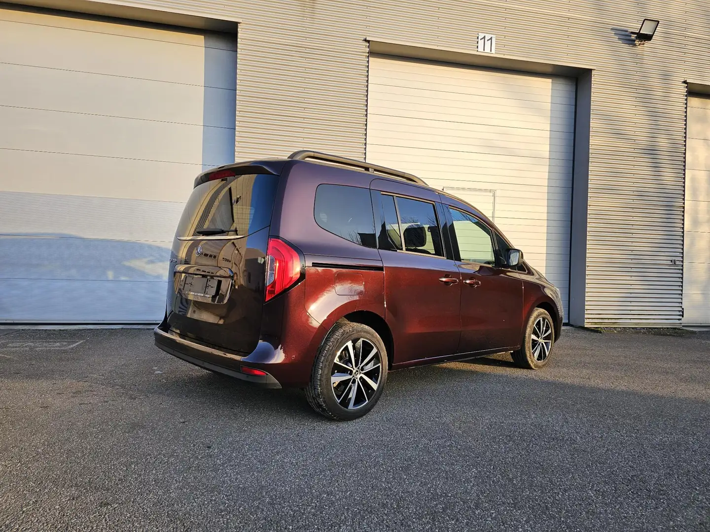 Mercedes-Benz EQT 200 L1 | Parkeerpakket | Led lampen | MBUX Navi+DA Rouge - 2