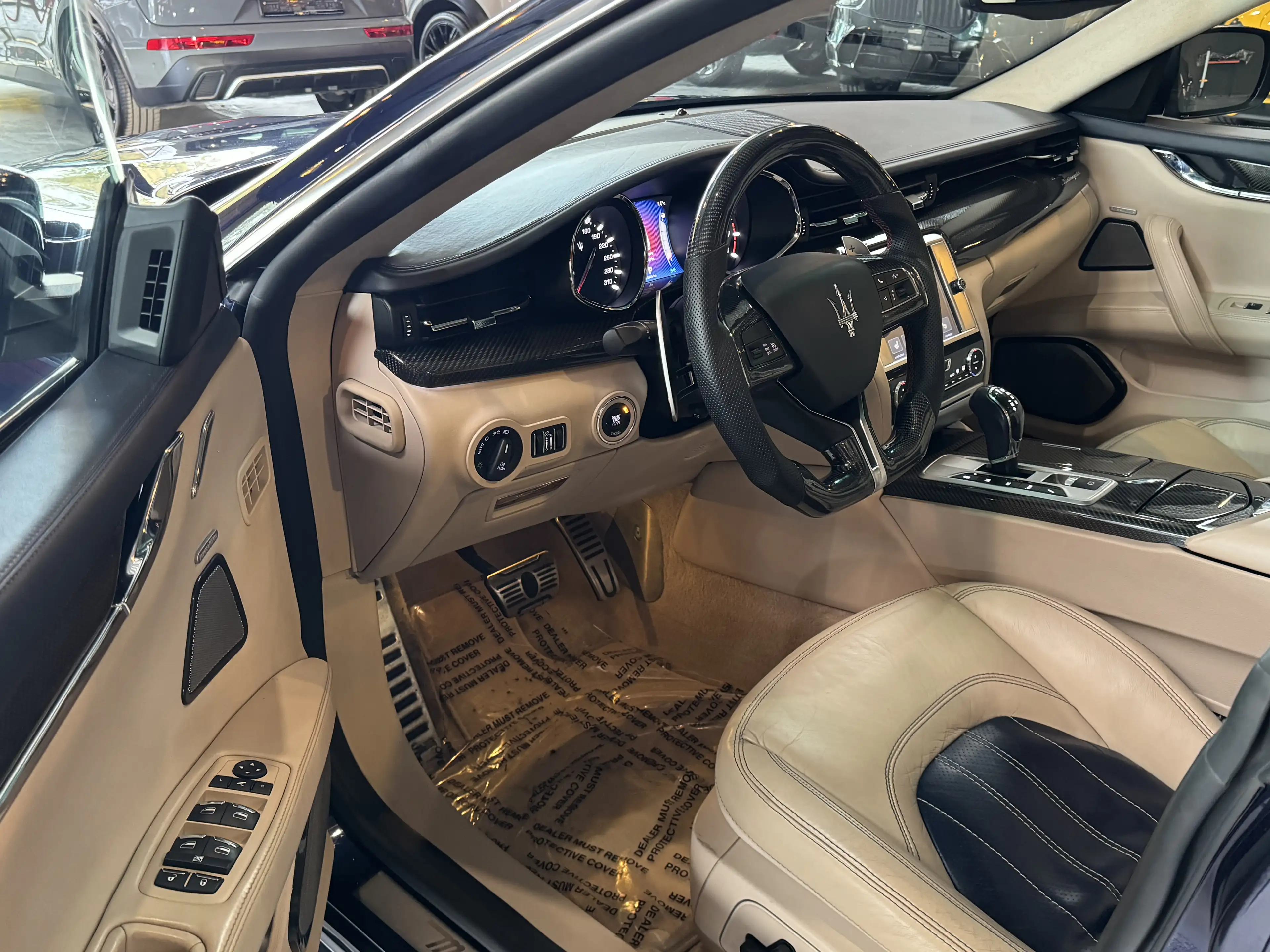 Maserati Quattroporte 3.0 V6 S Q4 301KW/409CV - CUIR - CARBON - ECRAN AR — photo 12