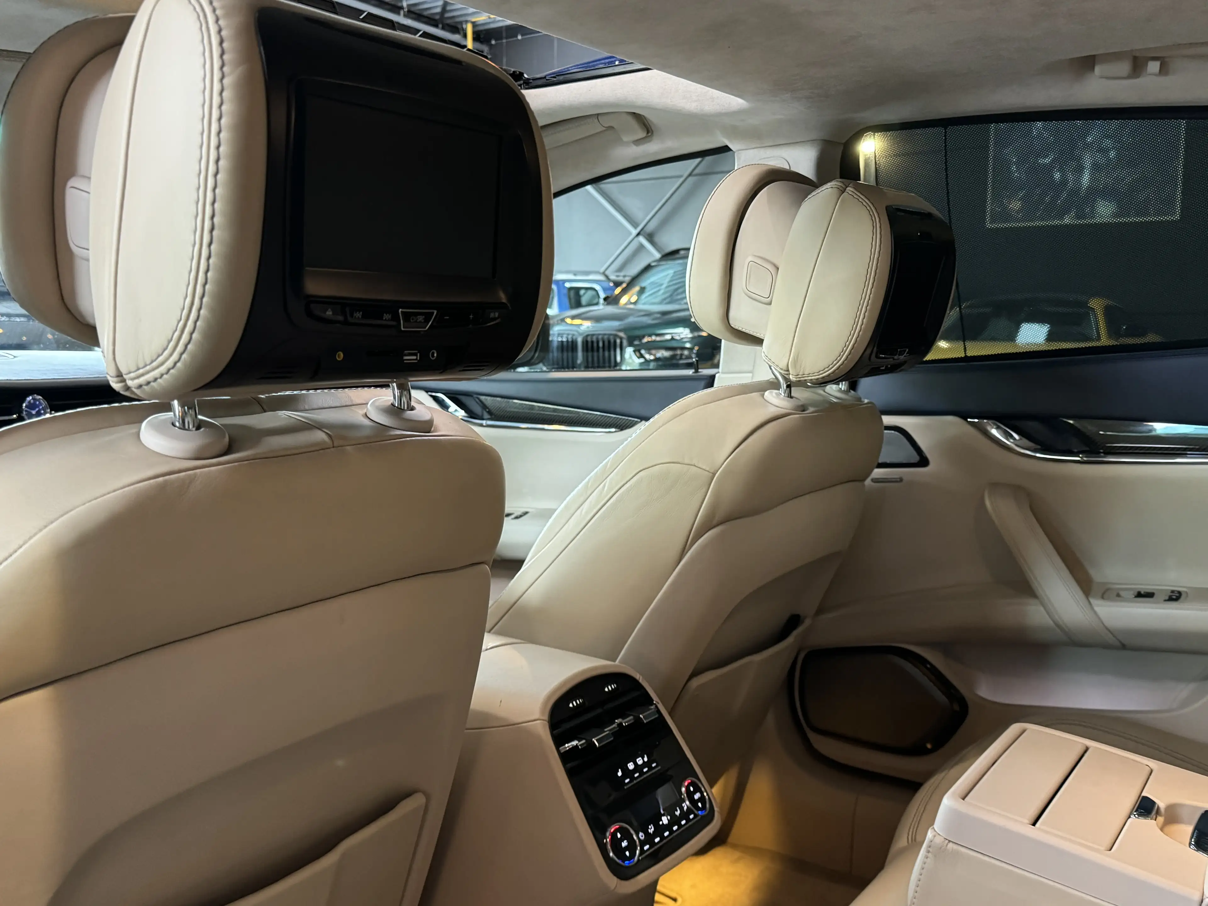 Maserati Quattroporte 3.0 V6 S Q4 301KW/409CV - CUIR - CARBON - ECRAN AR — photo 15