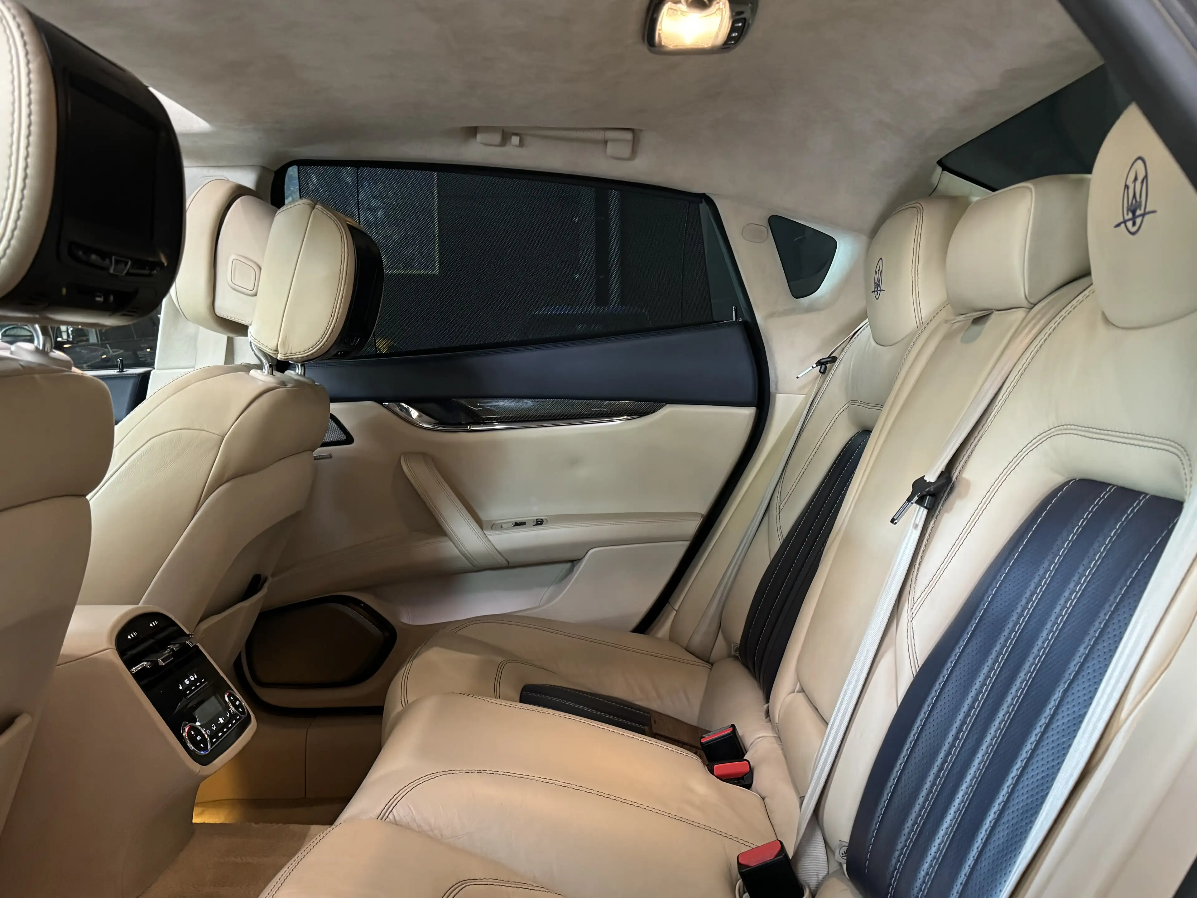 Maserati Quattroporte 3.0 V6 S Q4 301KW/409CV - CUIR - CARBON - ECRAN AR — photo 10