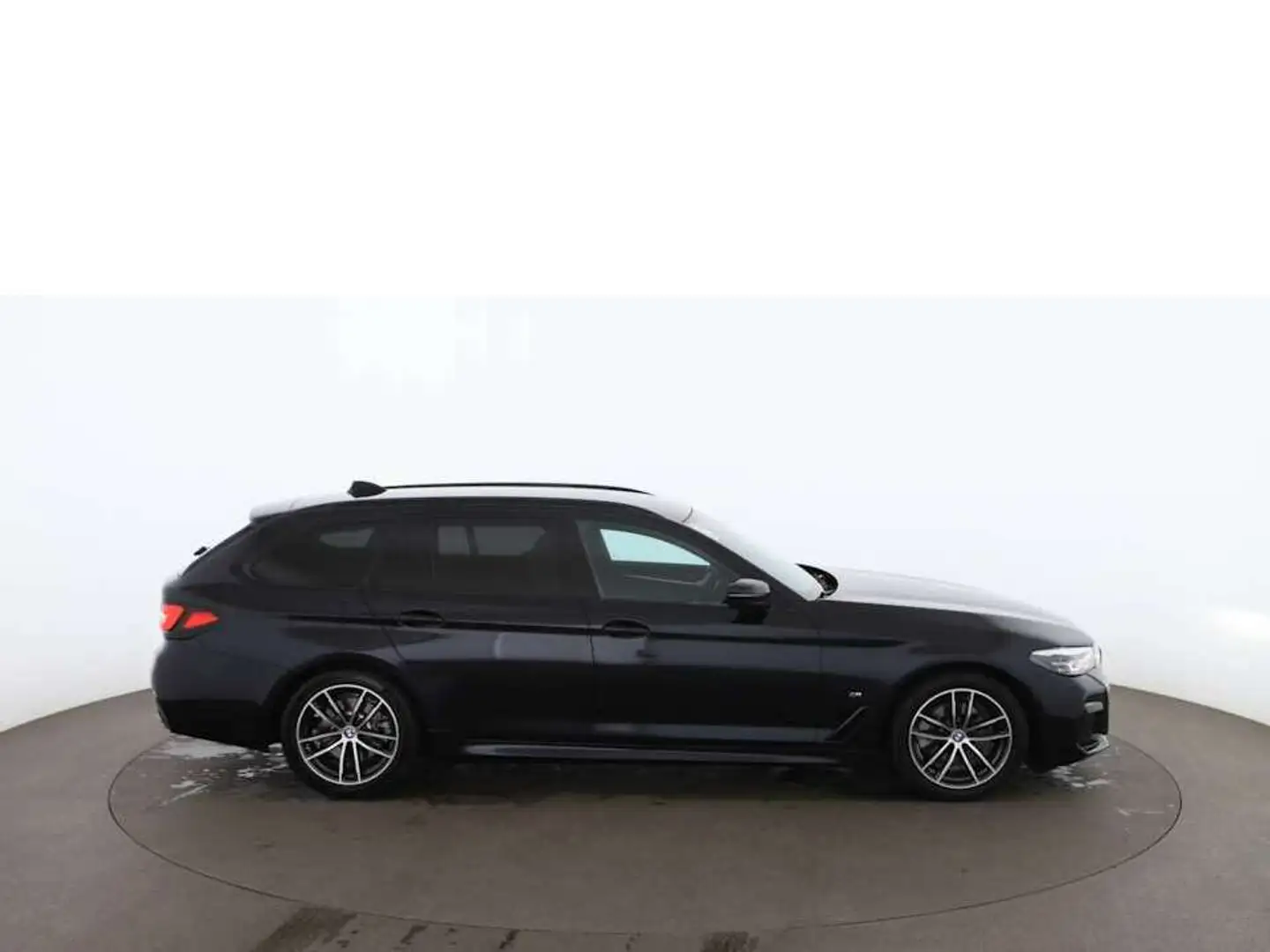 BMW 520 d Touring M-Sport Aut LED AHK STANDHZG RADAR Schwarz - 2