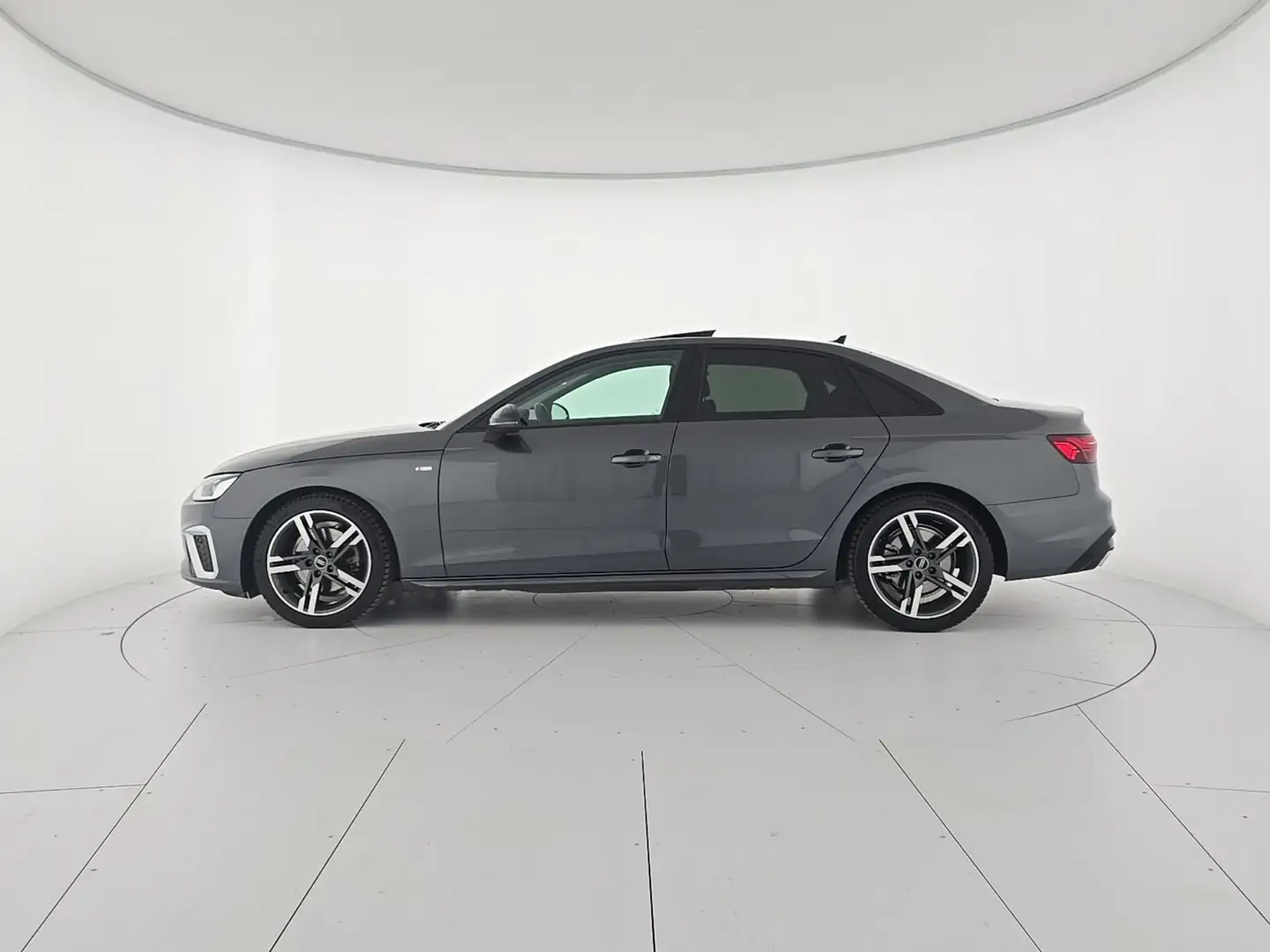Audi A4 35 TDI/163 CV S tronic S line edition Grigio - 2