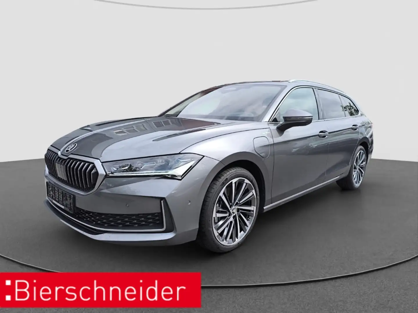 Skoda Superb 1,5 TSI L&K NAVI PANORAMA SB SHZ MATRIX DAB Grey - 1