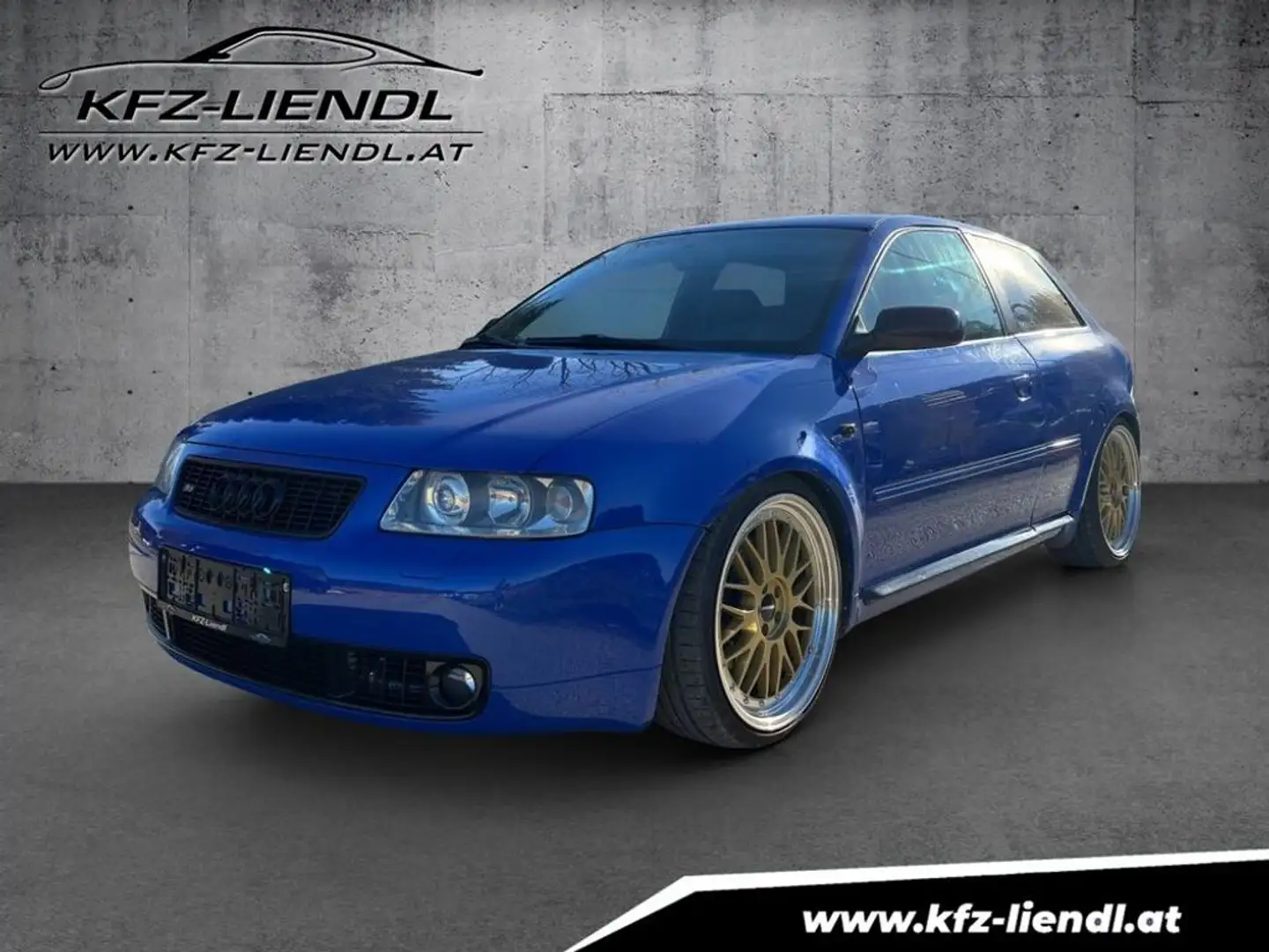 Audi S3 1.8 T (165kW) Niebieski - 1