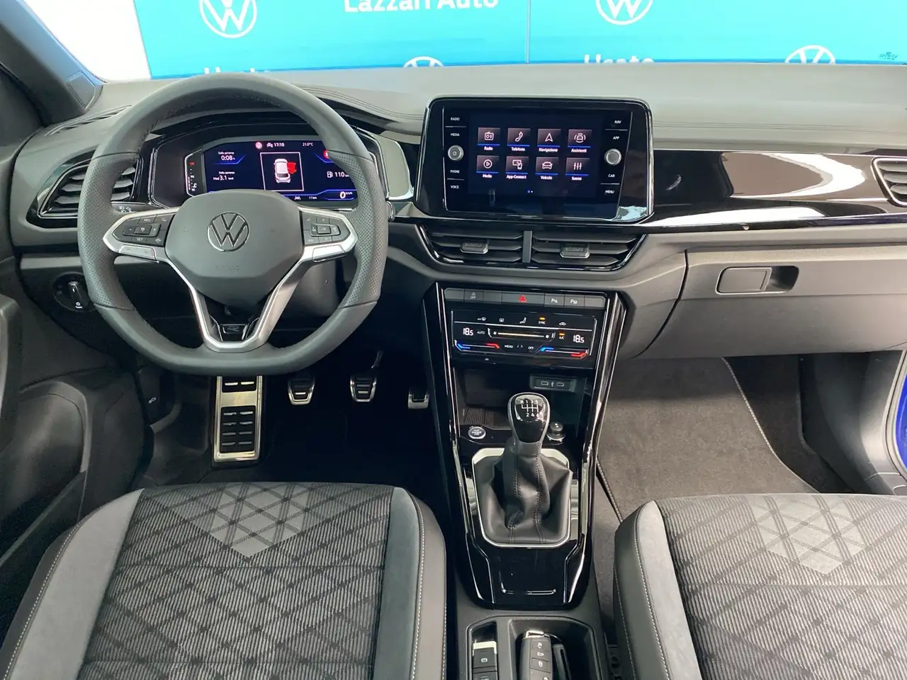 Volkswagen T-Roc 1.0 TSI R-Line Plus 8