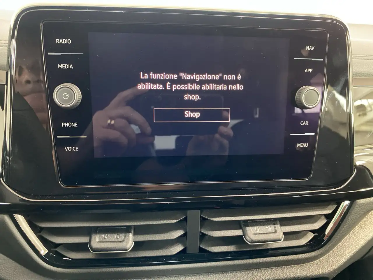 Volkswagen T-Roc 1.0 TSI R-Line Plus 16