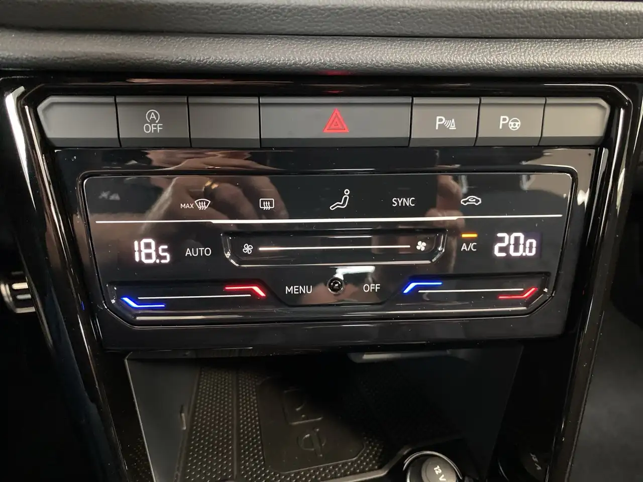 Volkswagen T-Roc 1.0 TSI R-Line Plus 13