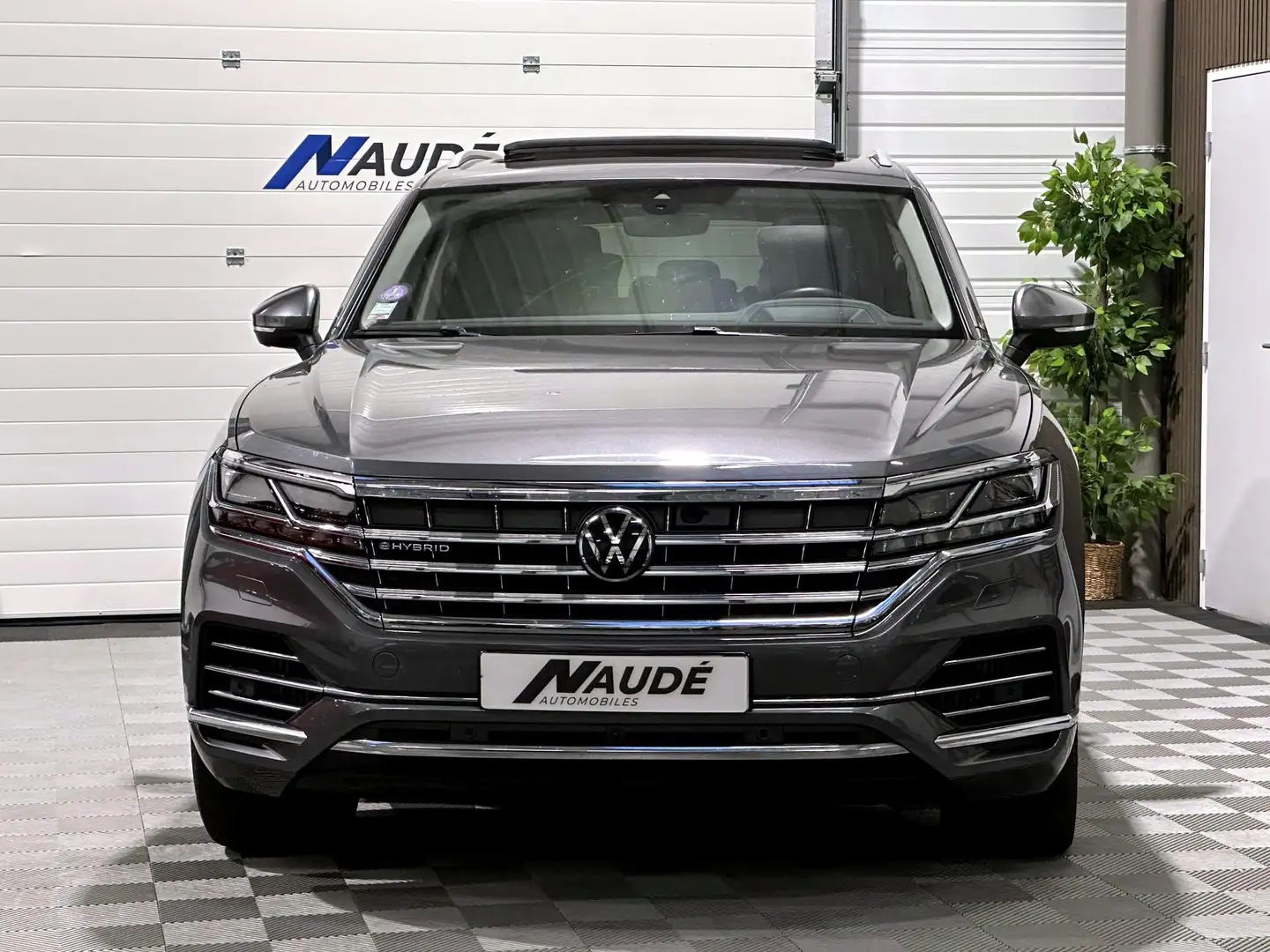 Volkswagen Touareg 3.0 TSI eHybrid 381ch Tiptronic8 4Motion Carat exclusif Garantie constructeur - 2